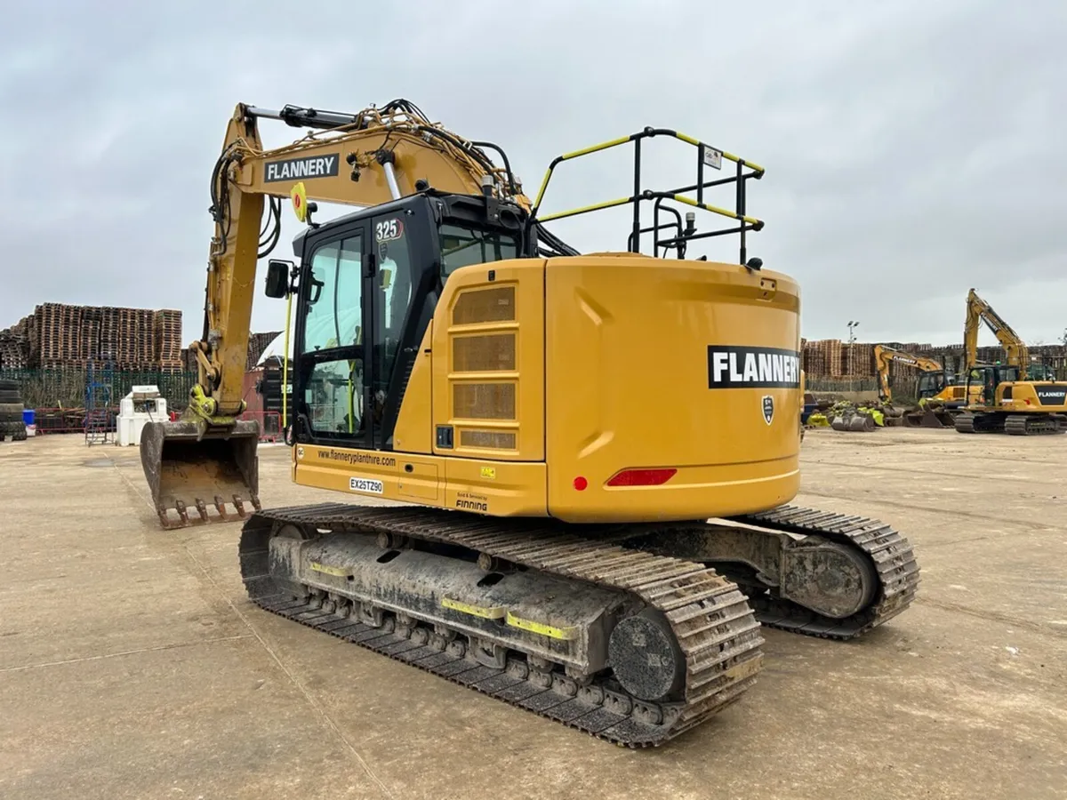2021 CAT 325 - 07 - Image 3