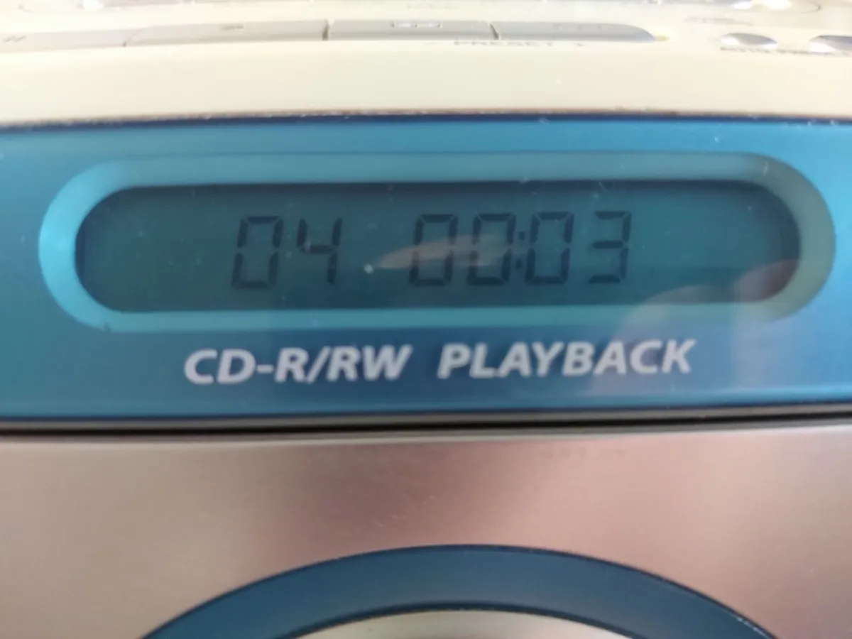 Sony Stereo CD Radio Cassette Model CFD-E100L - Image 4