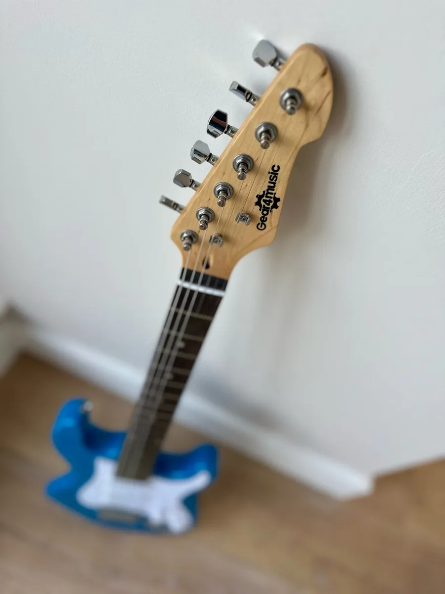 Gear 4 Music 3/4 Electric Guitar - Image 3
