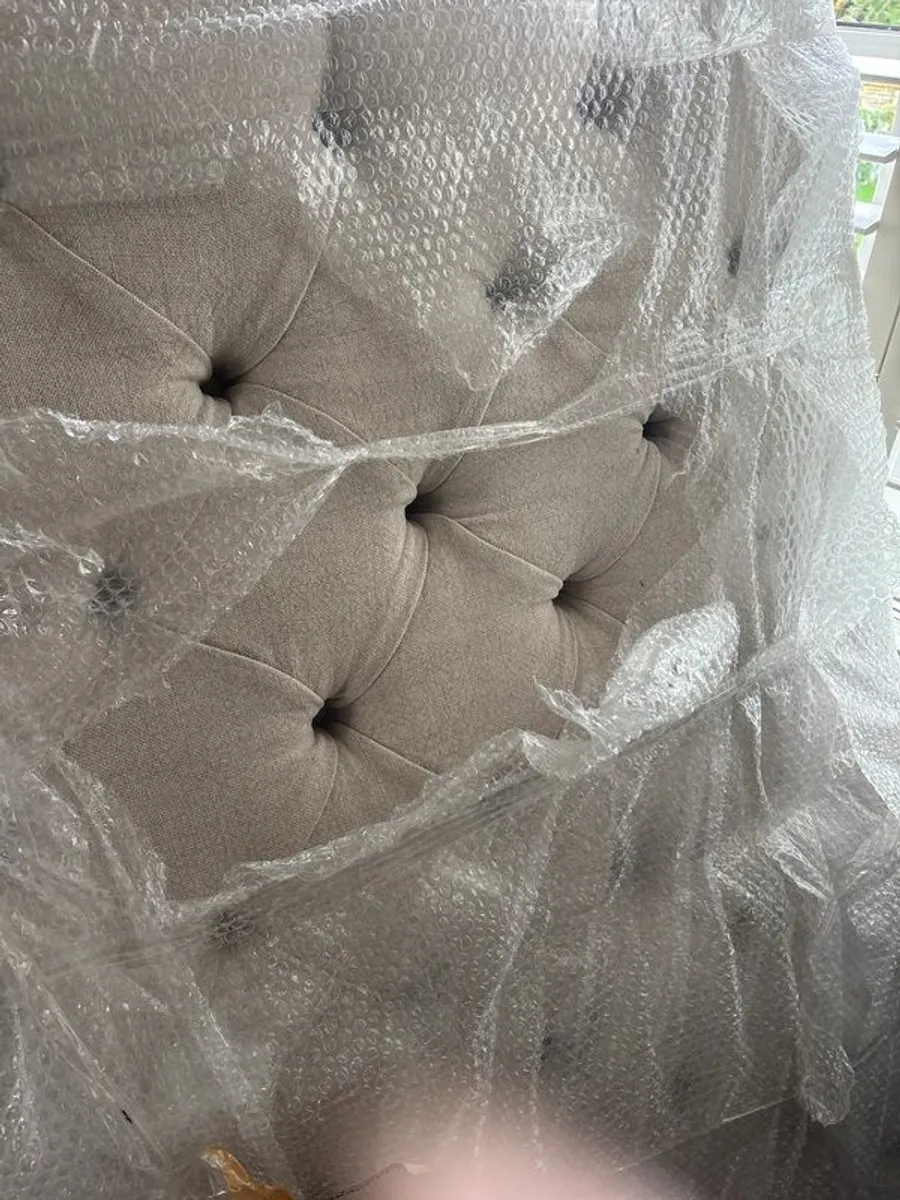 Finline headboard - Image 1
