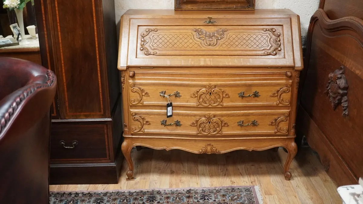 French Oak Bow Front Bureau - Image 2