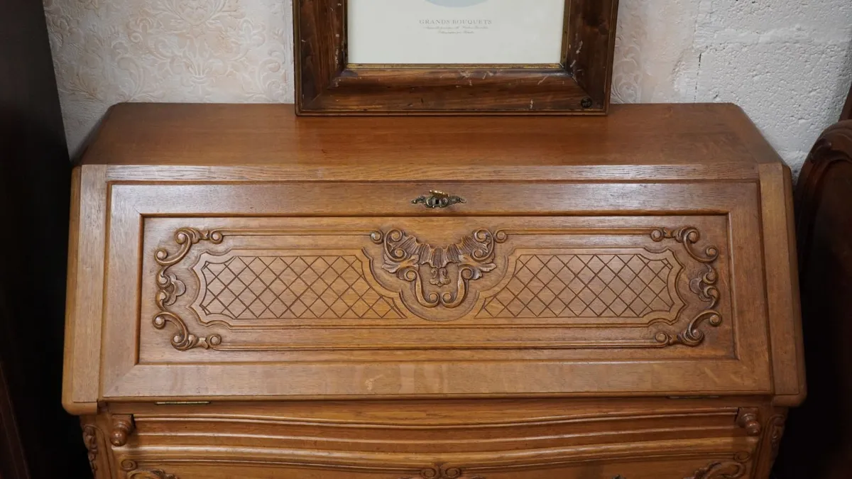French Oak Bow Front Bureau - Image 3