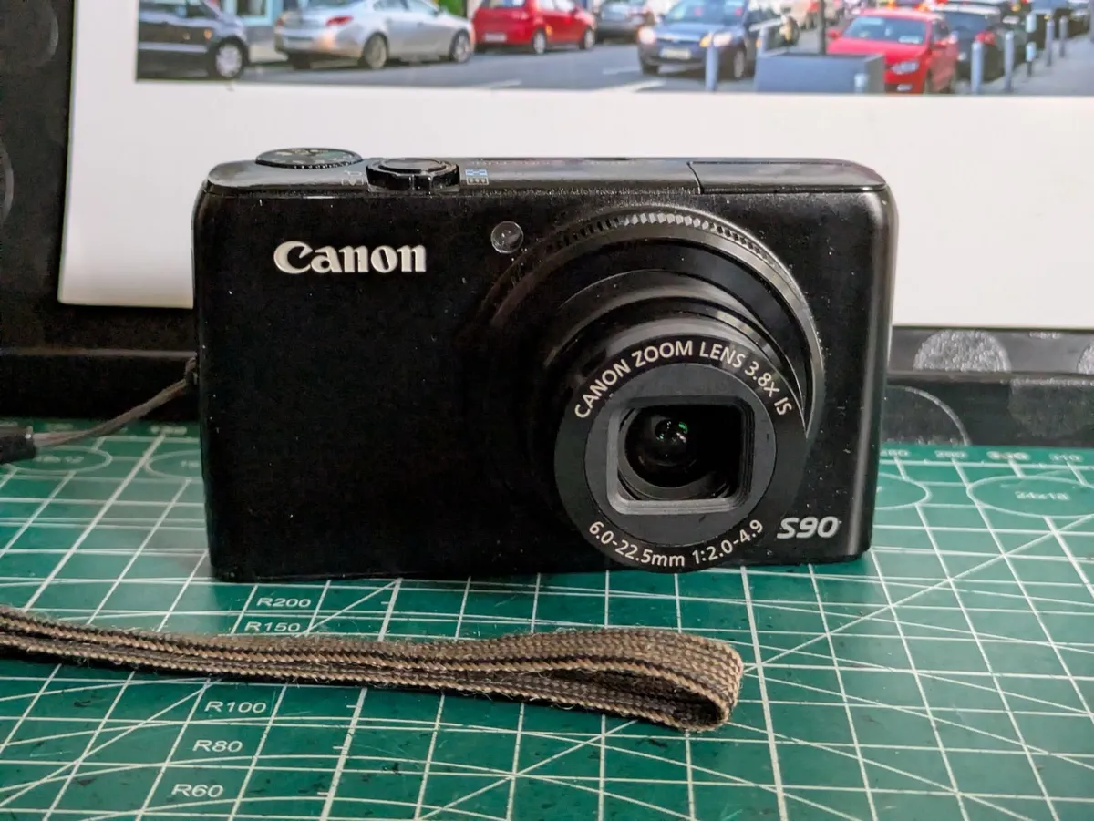 Canon S90 10MP CCD🌈, RAW compact camera - Image 4