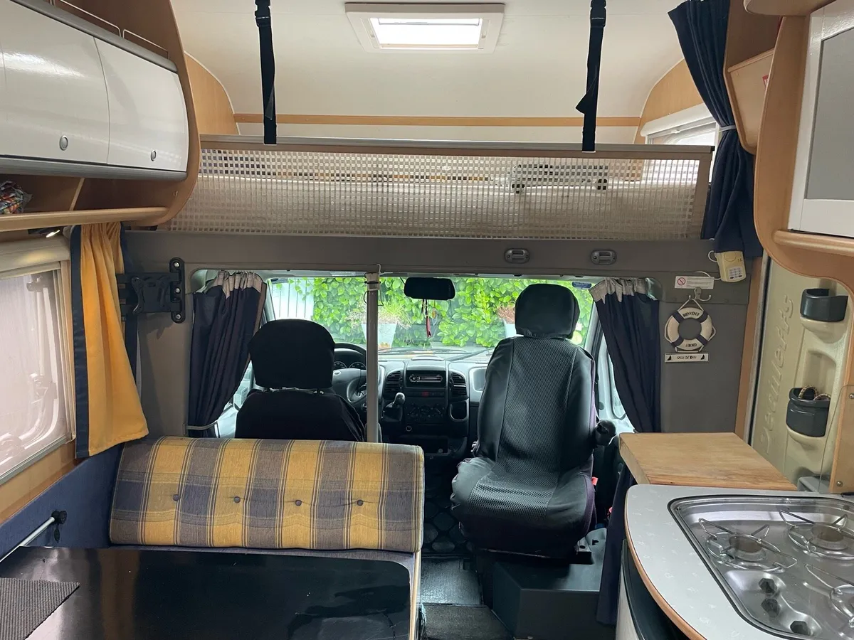 Motorhome - Image 4