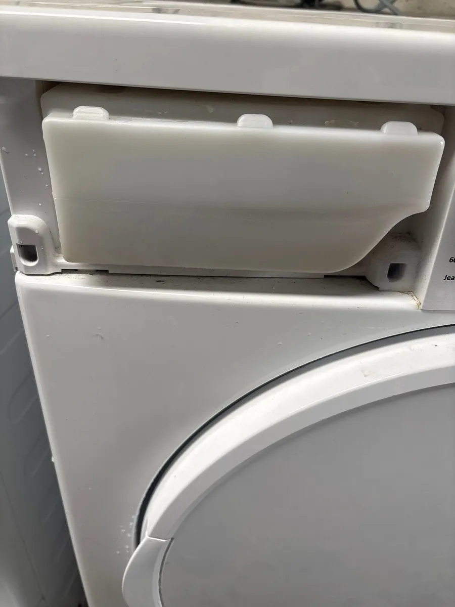 Logik Condenser Dryer - Image 2