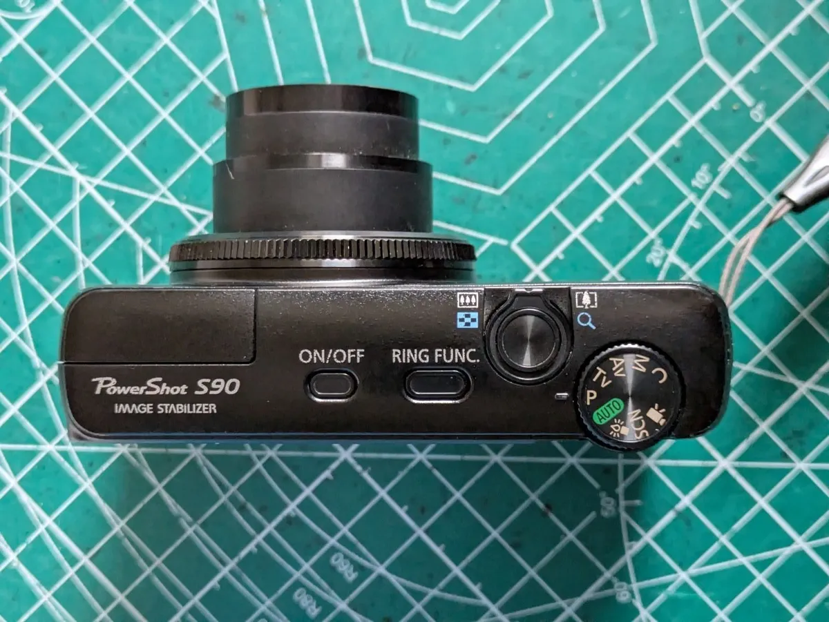 Canon S90 10MP CCD🌈, RAW compact camera - Image 2