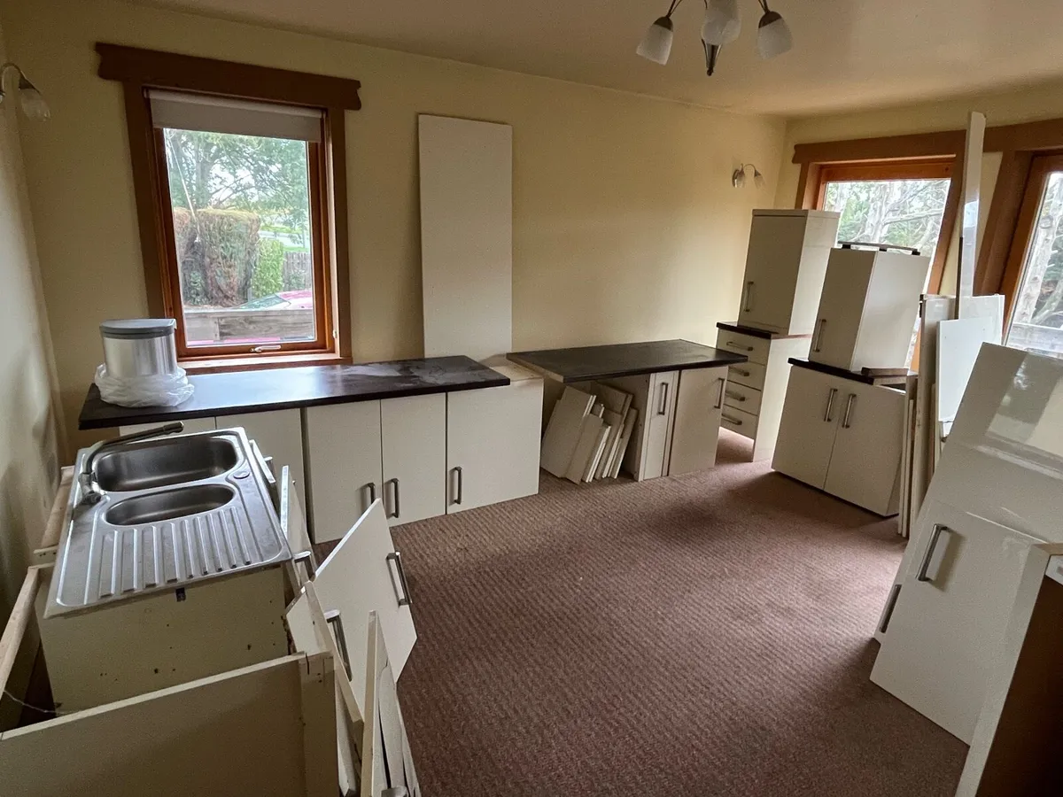 Kitchen Units & Accessories - Image 1