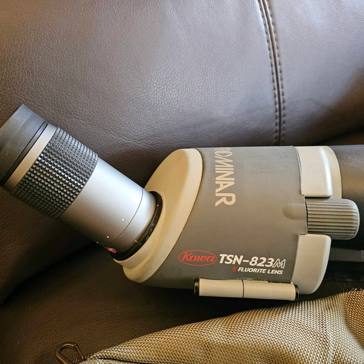 Kowa 823M spotting scope with tripod - Image 2