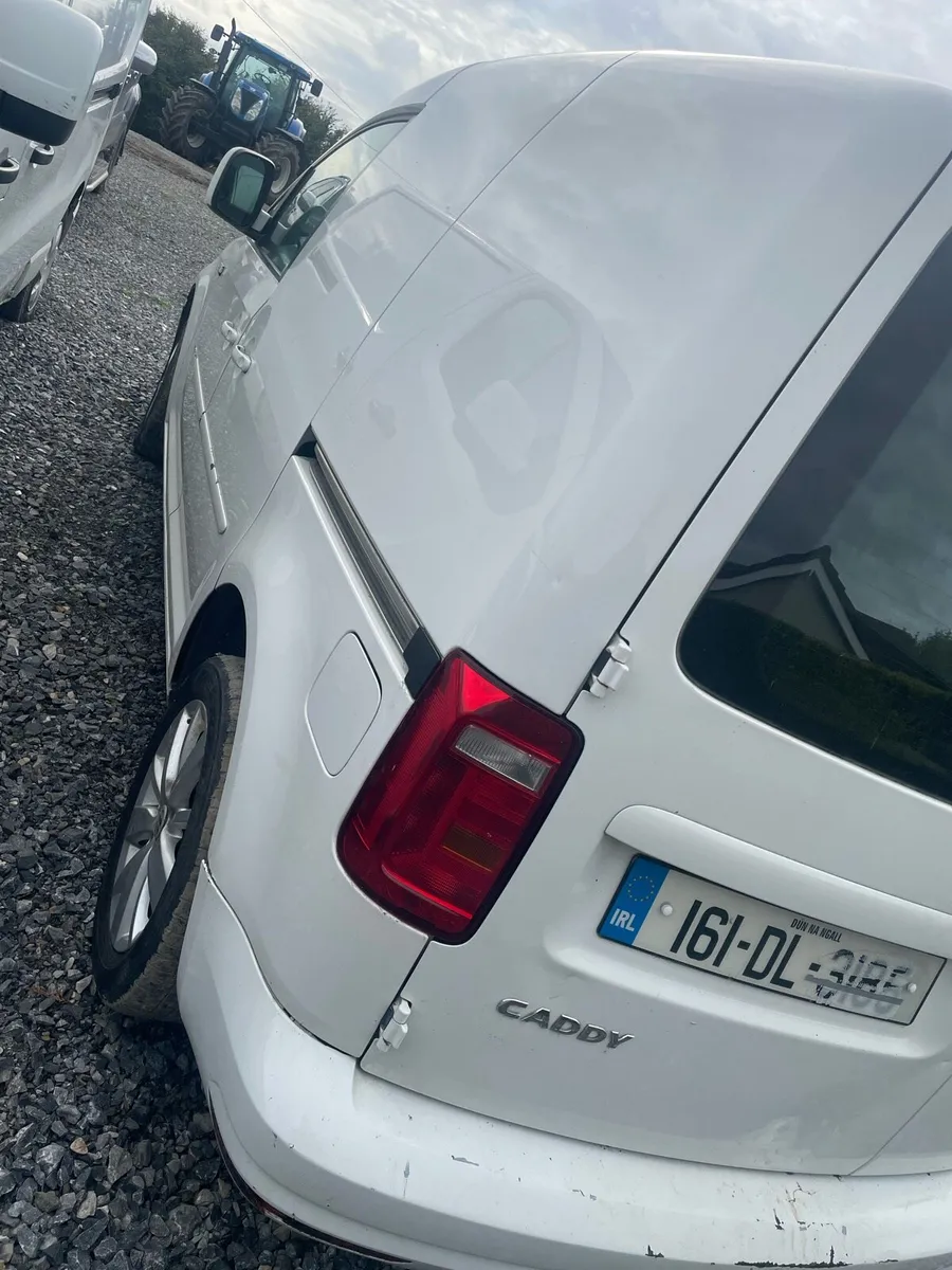 2016 Caddy - Image 4