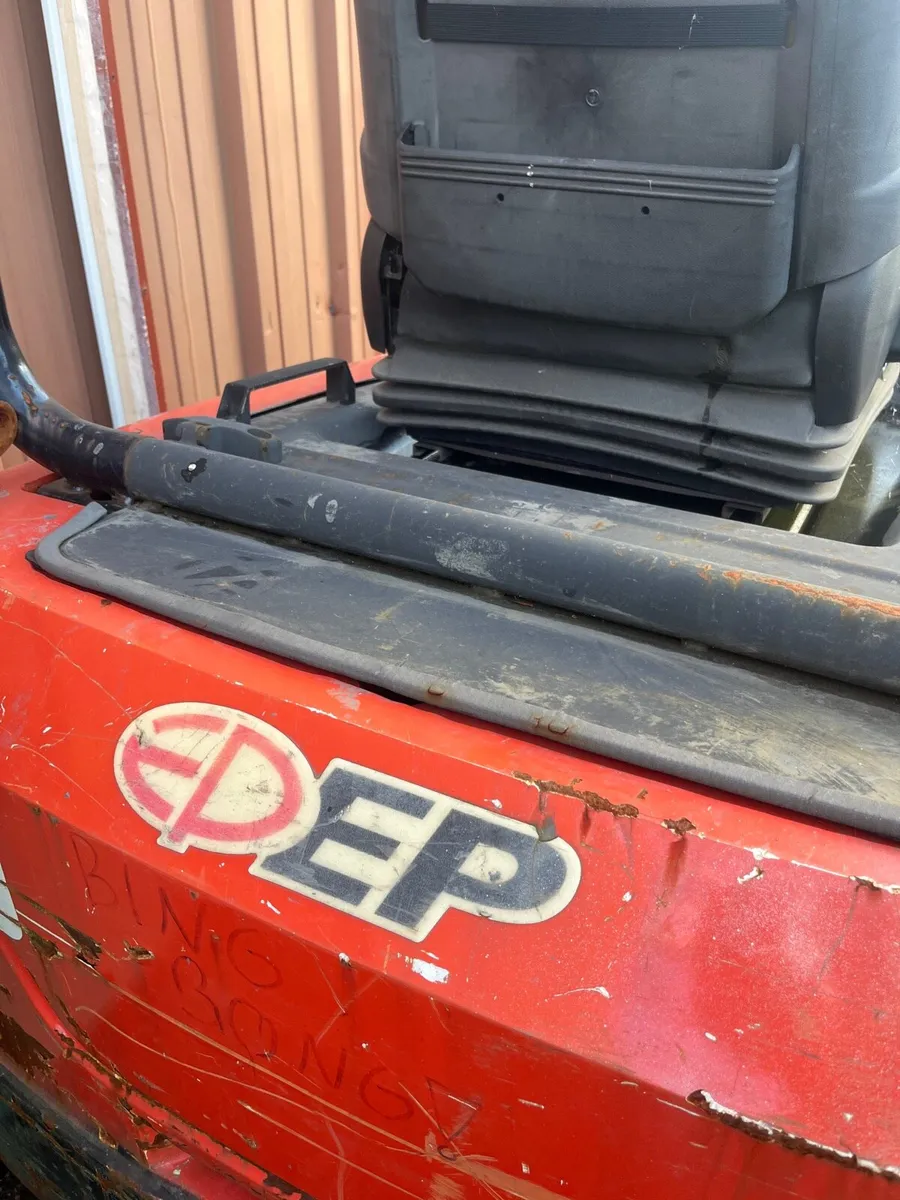 Forklift - Image 2