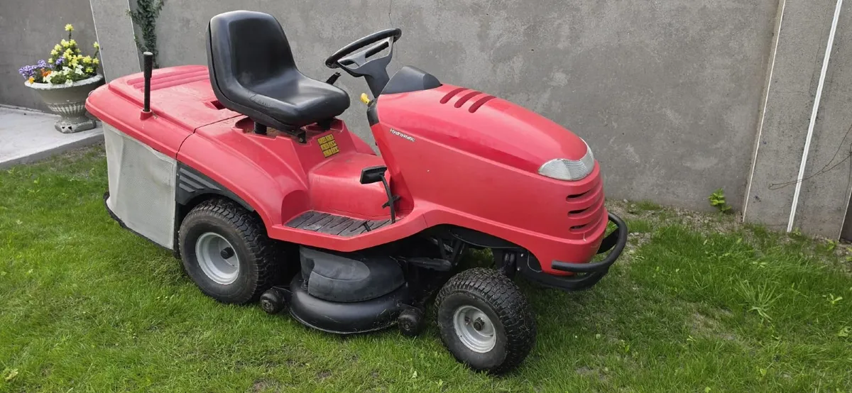 Ride on mower - Image 1