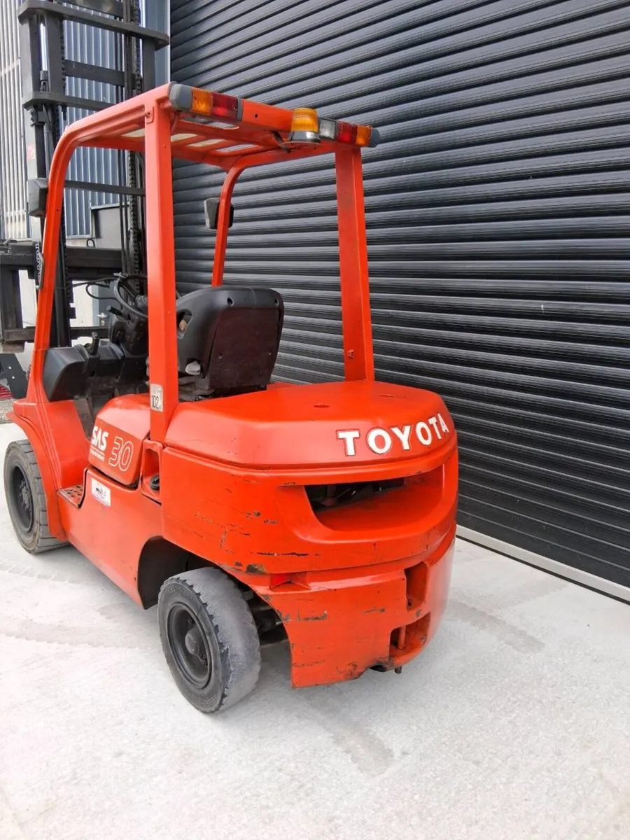 Toyota forklift - Image 3