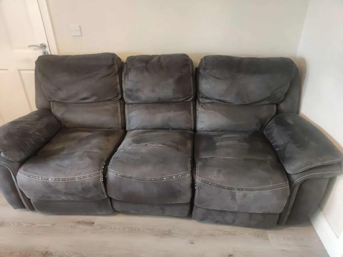 Recliner Couch - Image 3