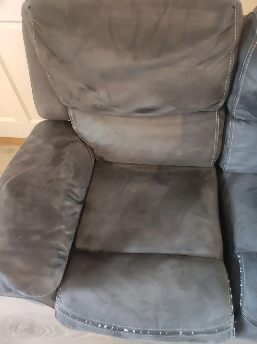 Recliner Couch - Image 4