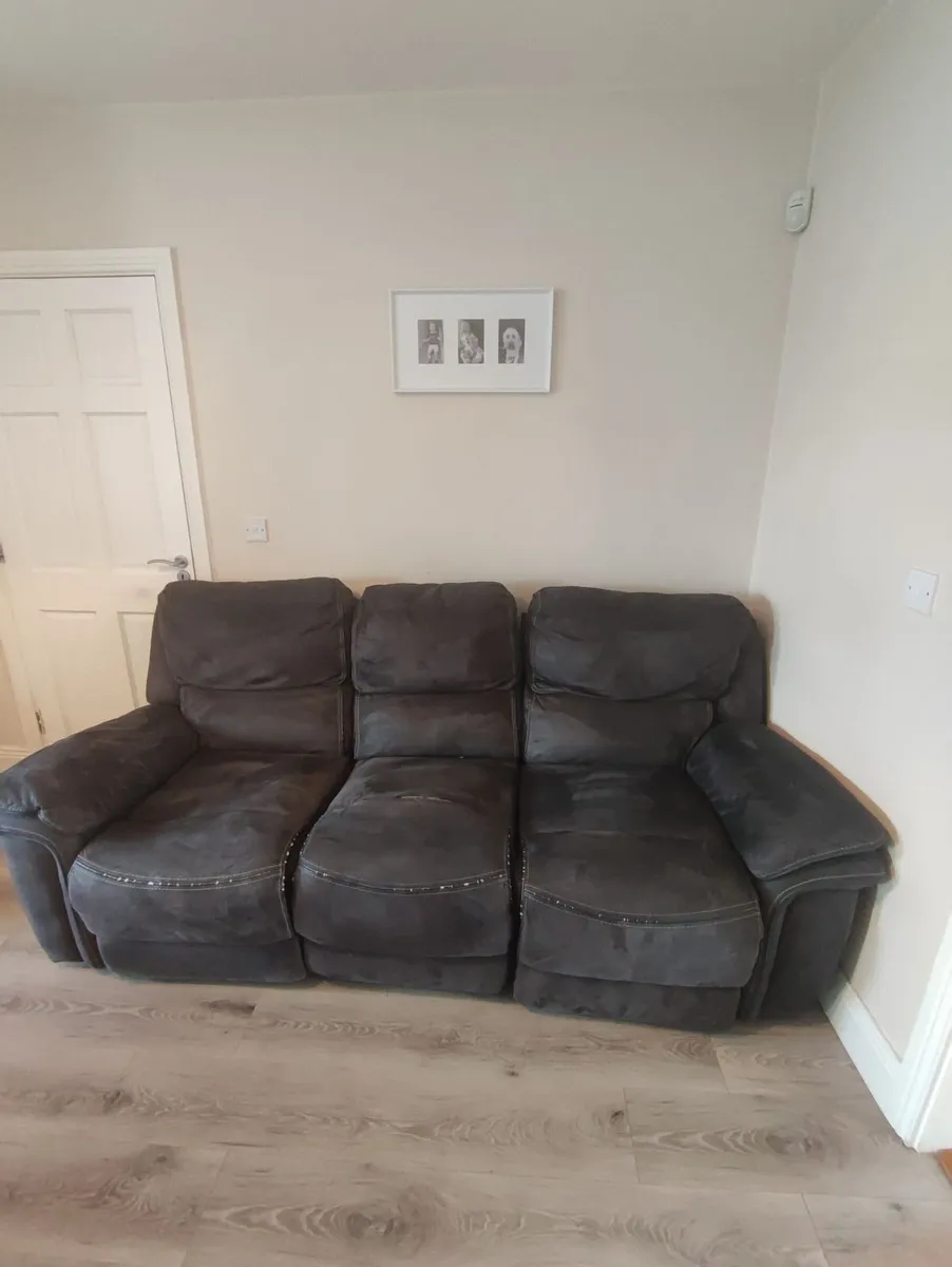 Recliner Couch - Image 1