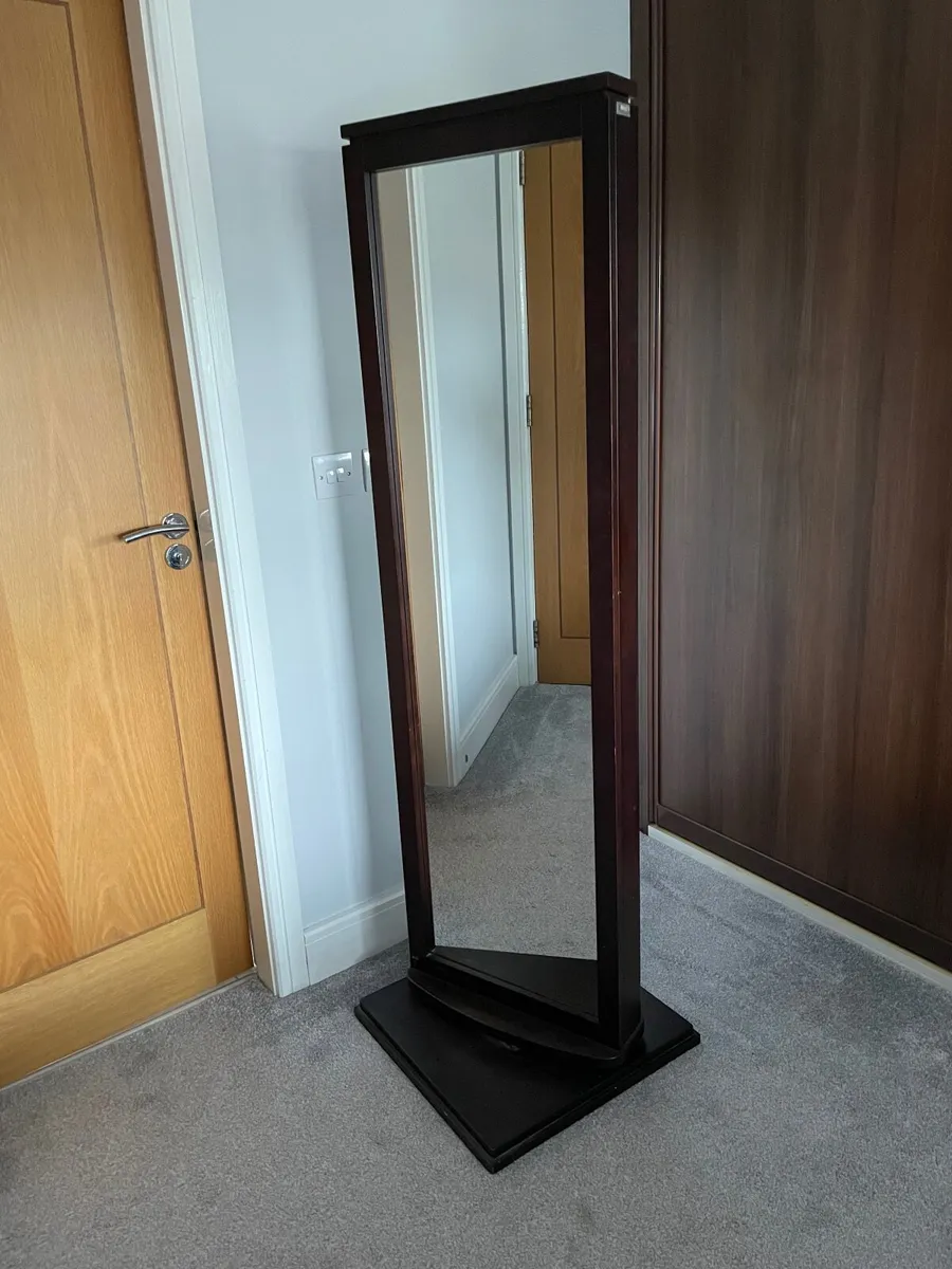 Free standing mirror - Image 2