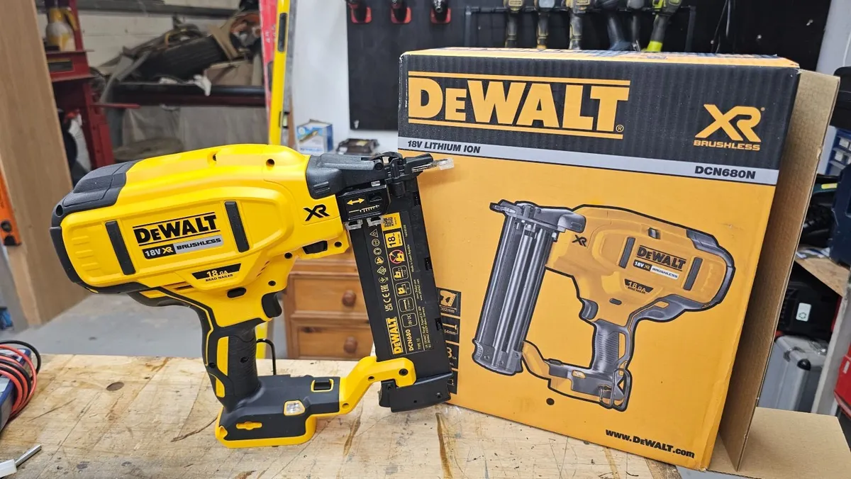 Dewalt DCN 680N Nail Gun - Image 1