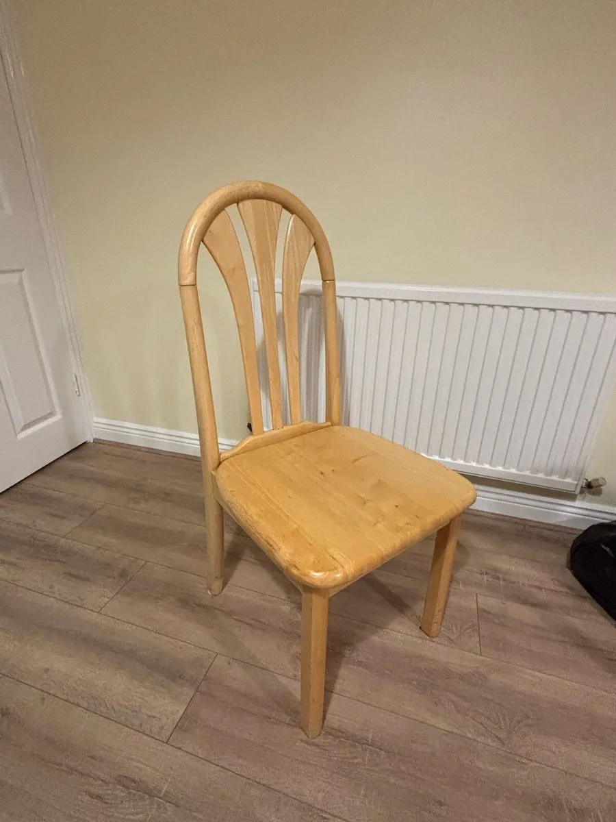 Table & Chairs - Image 3