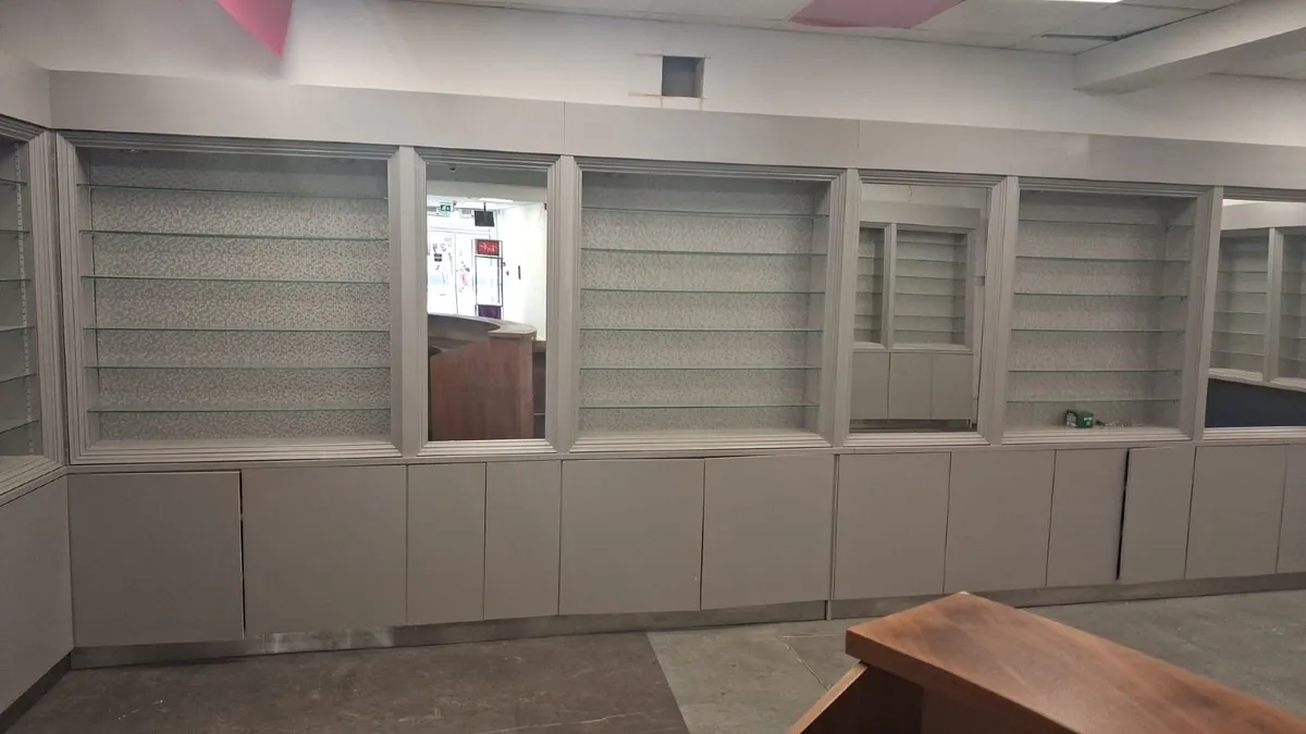 Commercial Retail Display Cabinets/Shelving Units - Image 3
