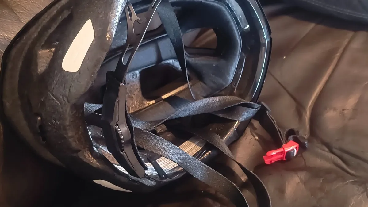 Road Cycling Helmet VAN RYSEL - Image 4