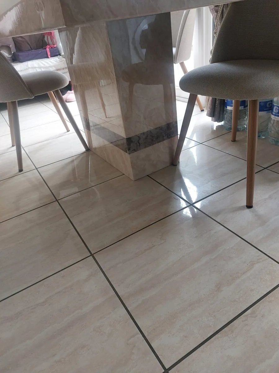 Marble Table - Image 2