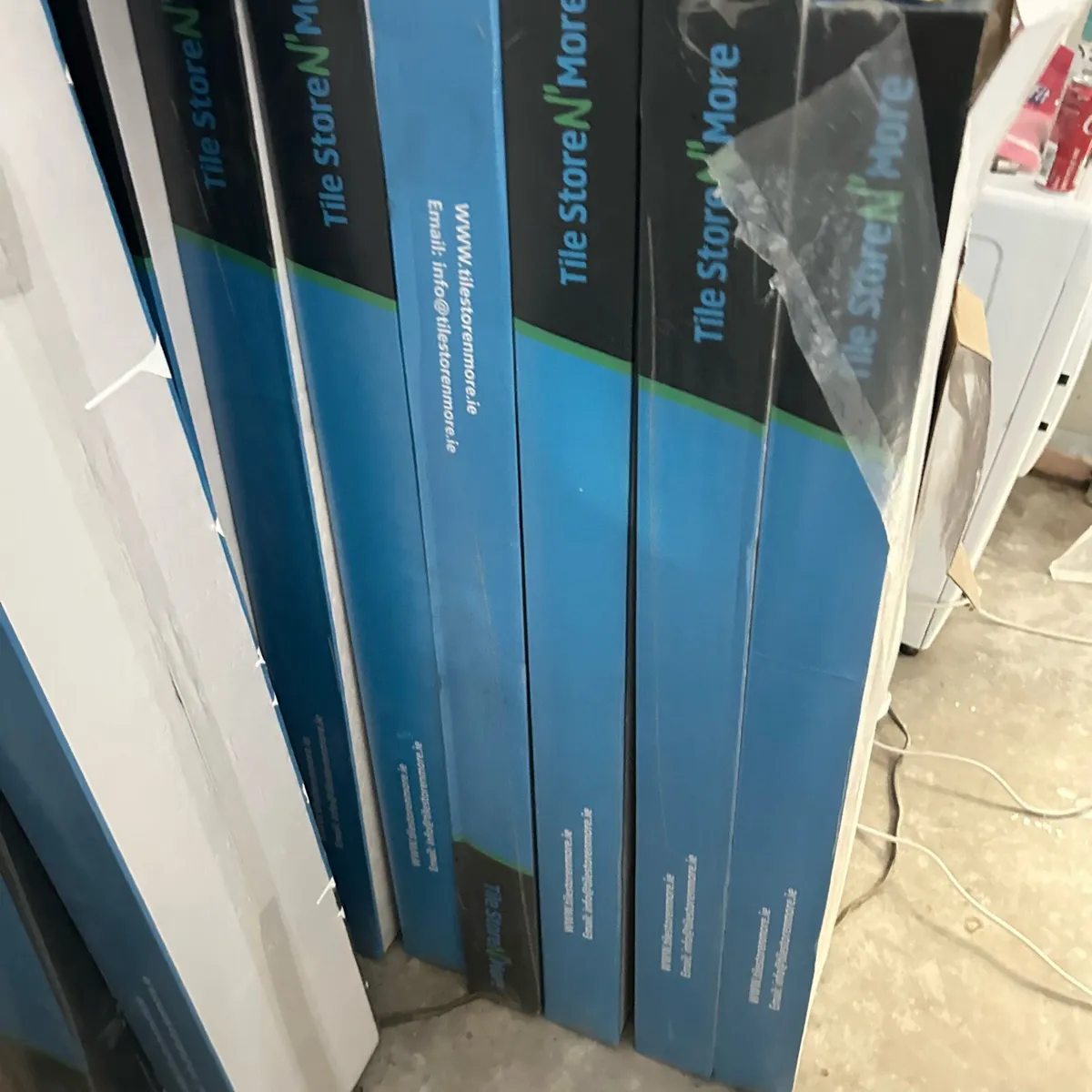 Laminate flooring - Image 1