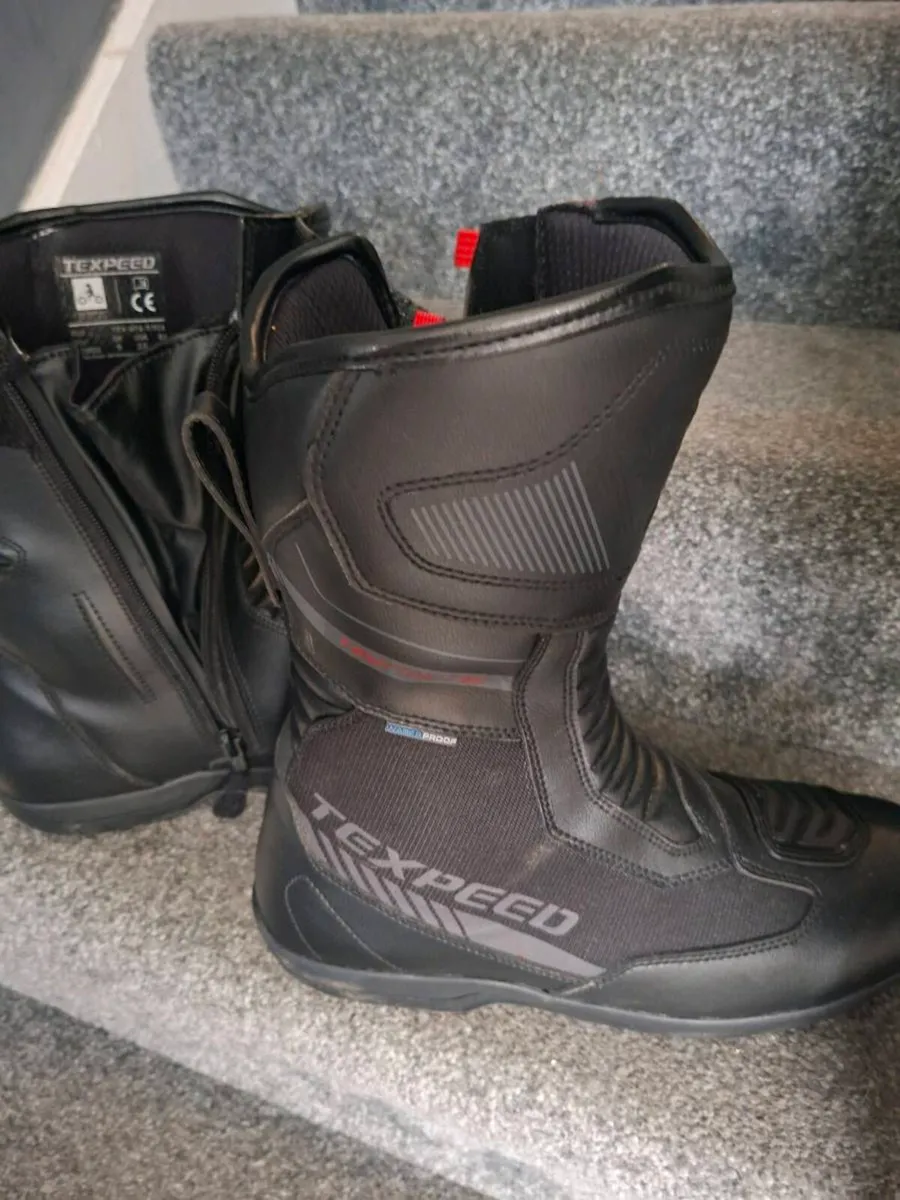 Motorcycle boots size 9