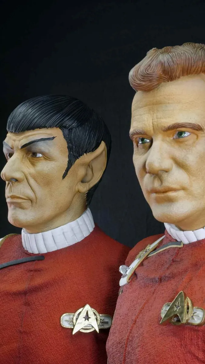 Star Trek Kirk & Spock Set Collectible 1/2 Scale - Image 2