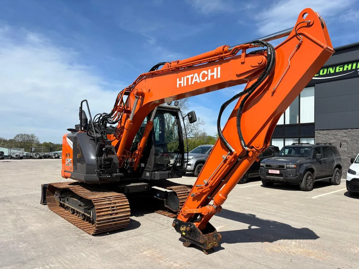 2025 HITACHI ZX 135-7 - Image 3