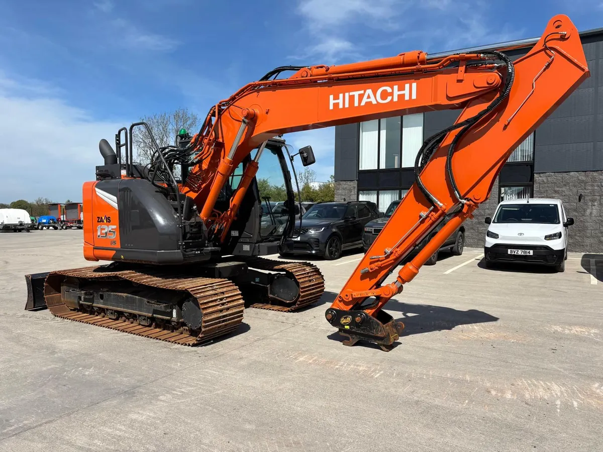 2025 HITACHI ZX 135-7 - Image 2