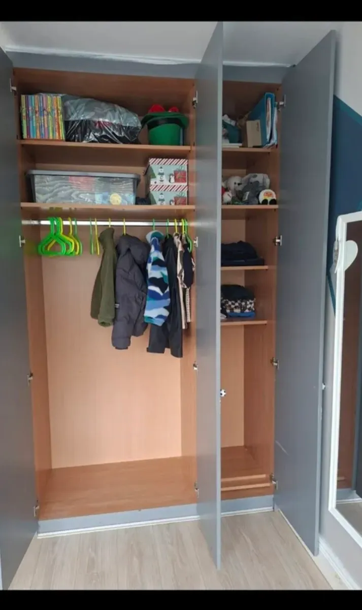 Fitted wardrobes - Image 1