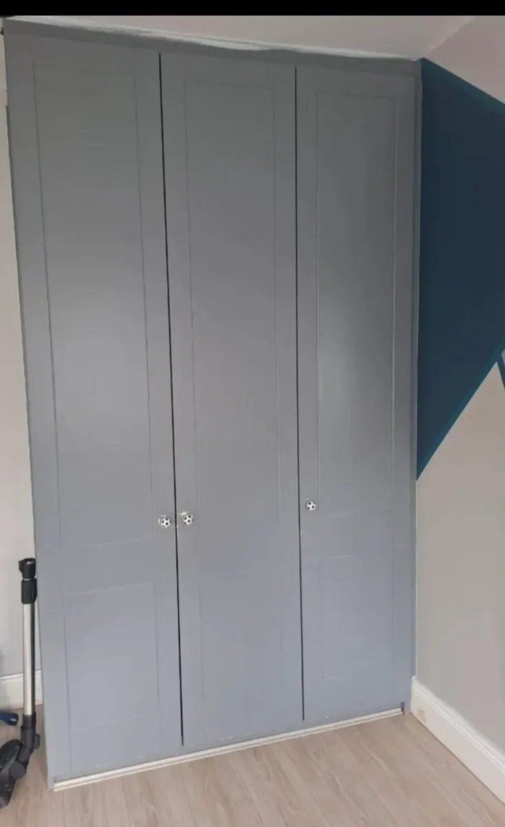 Fitted wardrobes - Image 2