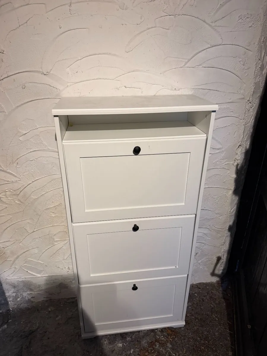 Shoe cabinet - Image 1