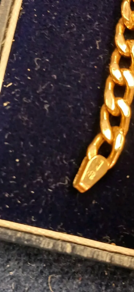 9ct gold gents identity  Bracelet - Image 3
