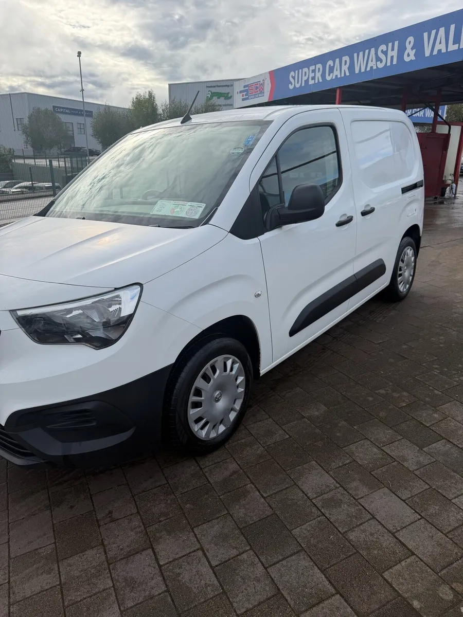 2021 Opel combo NO VAT - Image 2