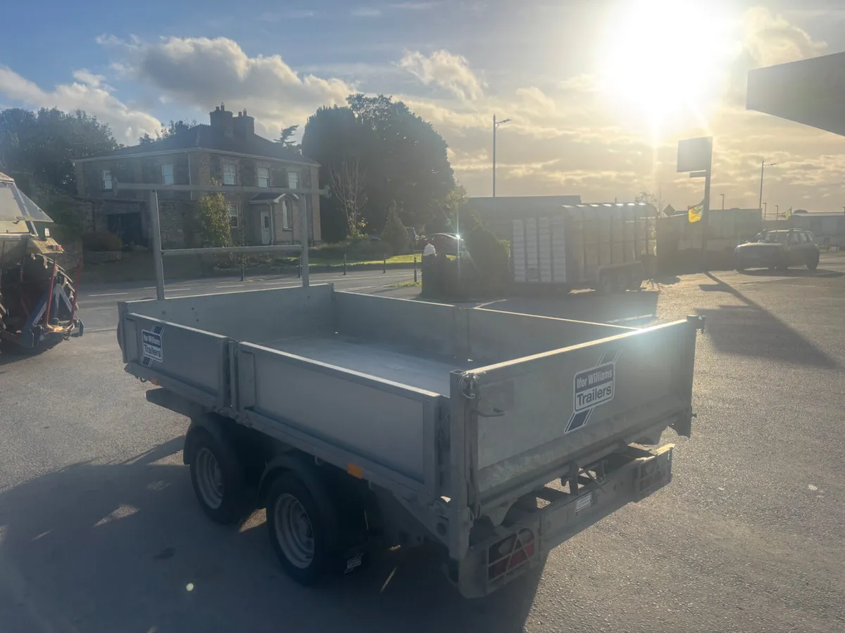 very clean ifor williams 10ft tipping trailer - Image 2