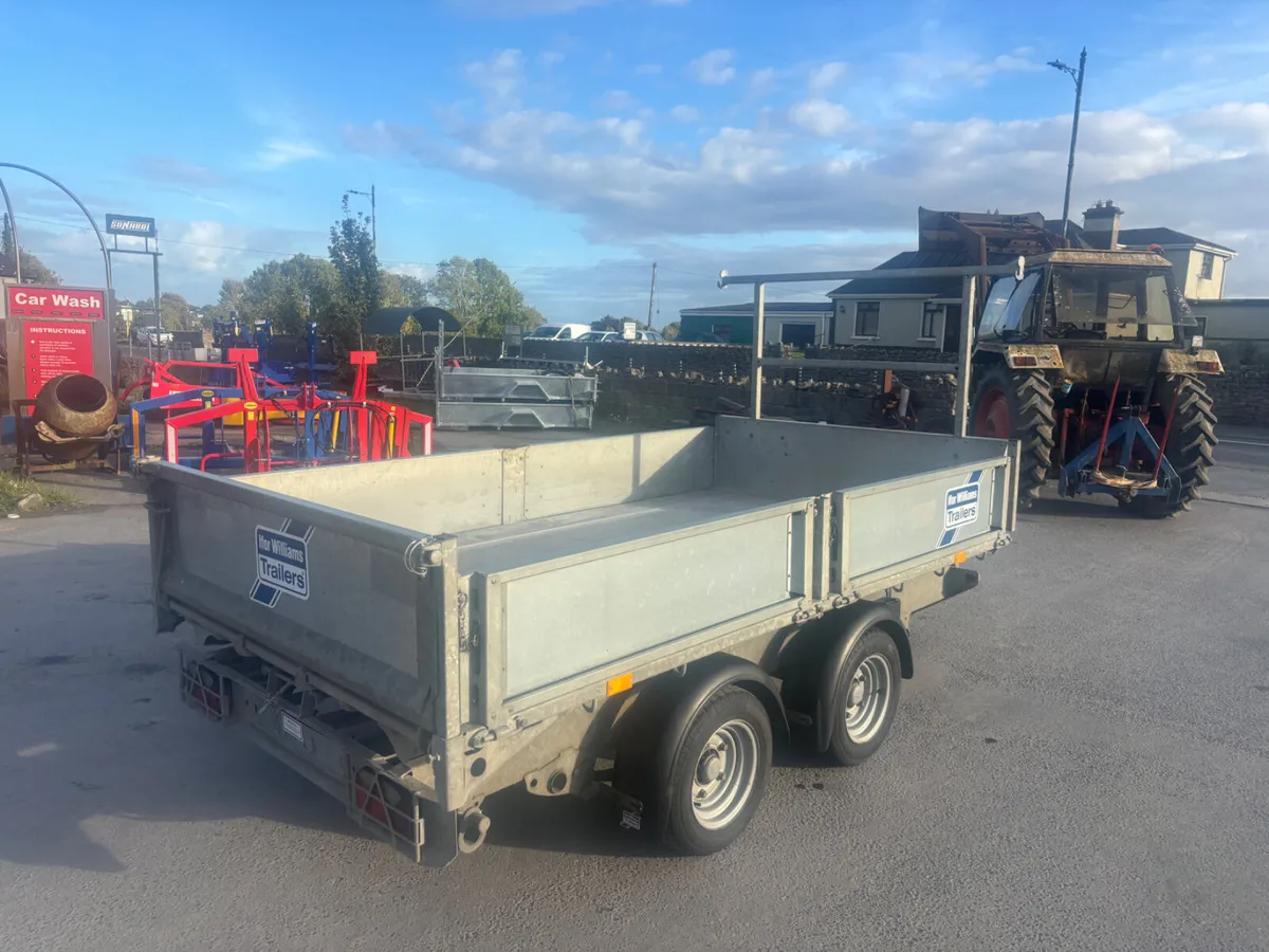 very clean ifor williams 10ft tipping trailer - Image 1