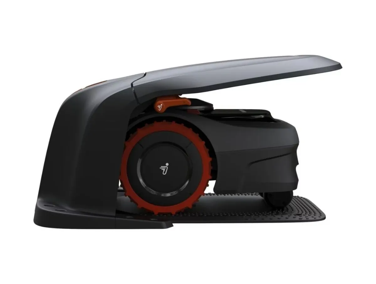 Lawnmower garage - Image 1
