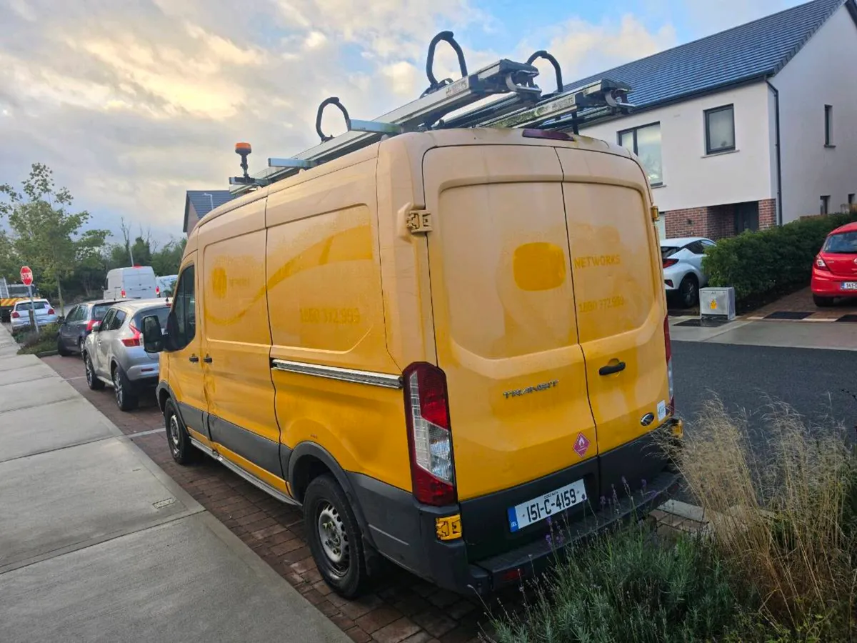 Ford Transit 2015, 4-wheel drive new cvrt - Image 3
