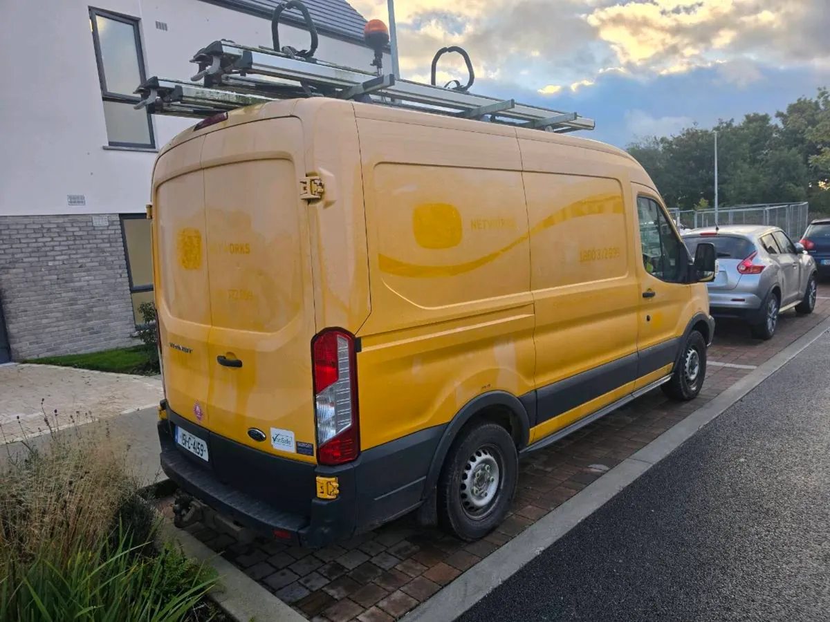 Ford Transit 2015, 4-wheel drive new cvrt - Image 4
