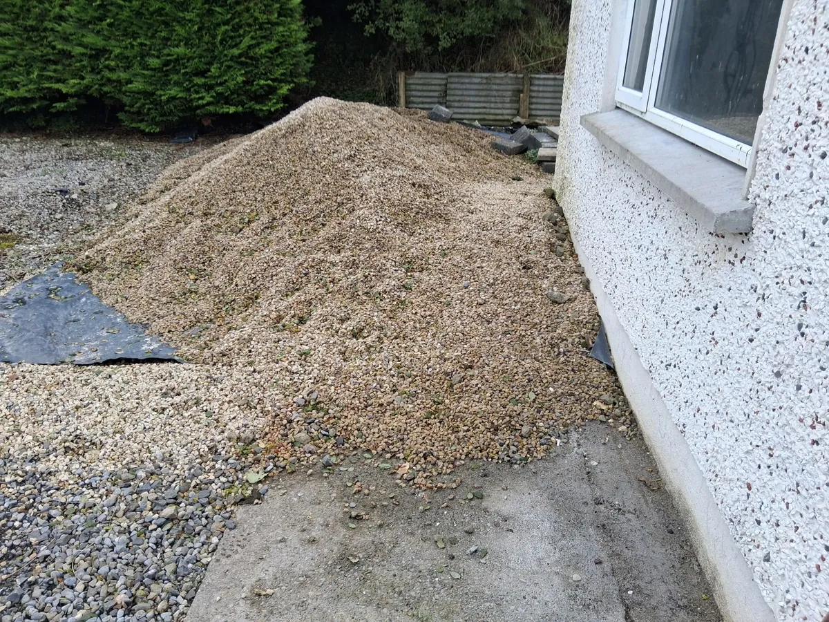 Landscaping gravel (large quantity) - Image 2