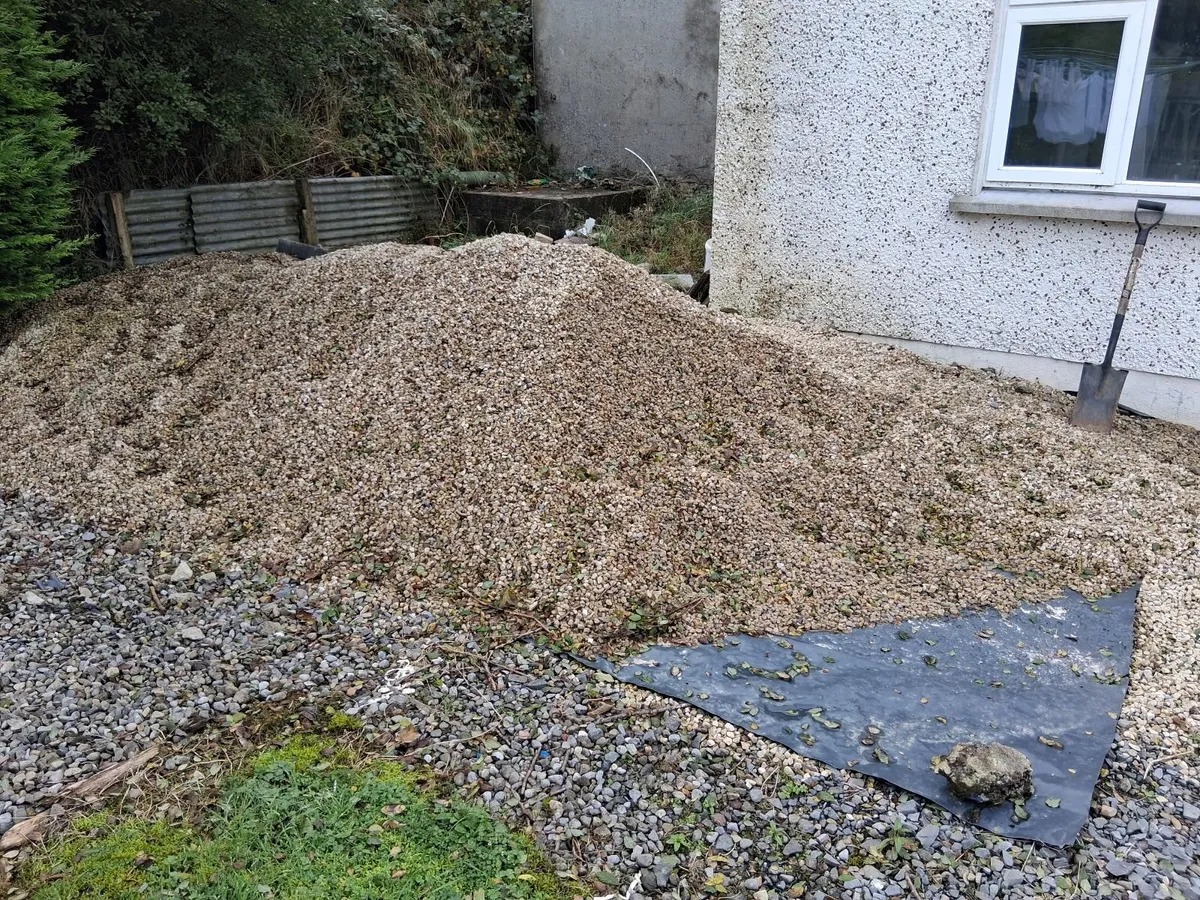Landscaping gravel (large quantity) - Image 3