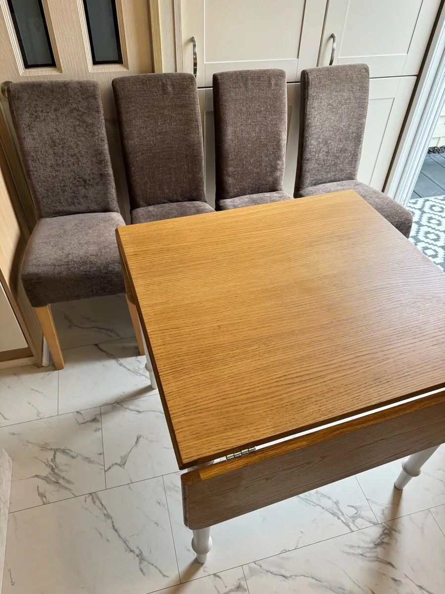 Folding dining table & 4 chairs - Image 2