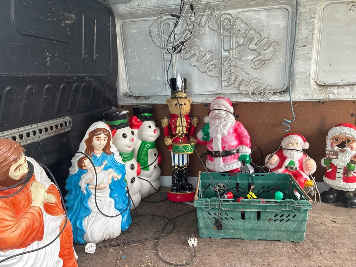 Xmas figures - Image 1