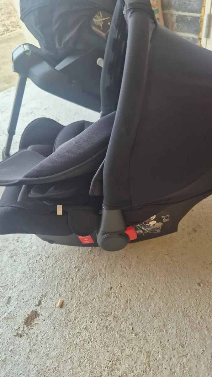Baby car seat - Image 1