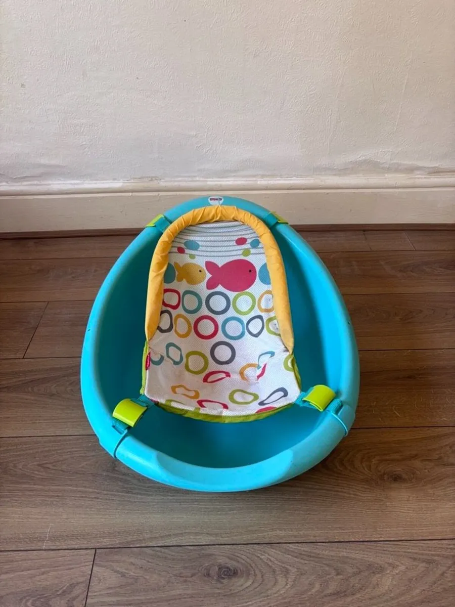 Fisher-Price Baby Bath with Support Insert - Image 1