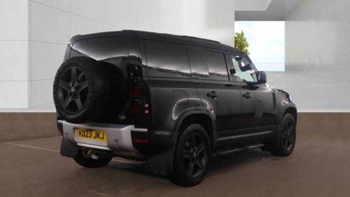 Land Rover Defender 2023 3.0D Commercial  Plus Vat - Image 3