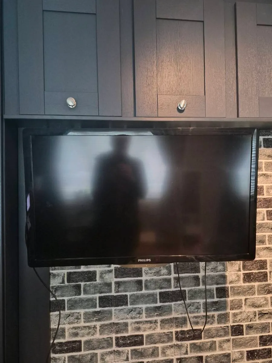 Phillips 40 inch TV - Image 2