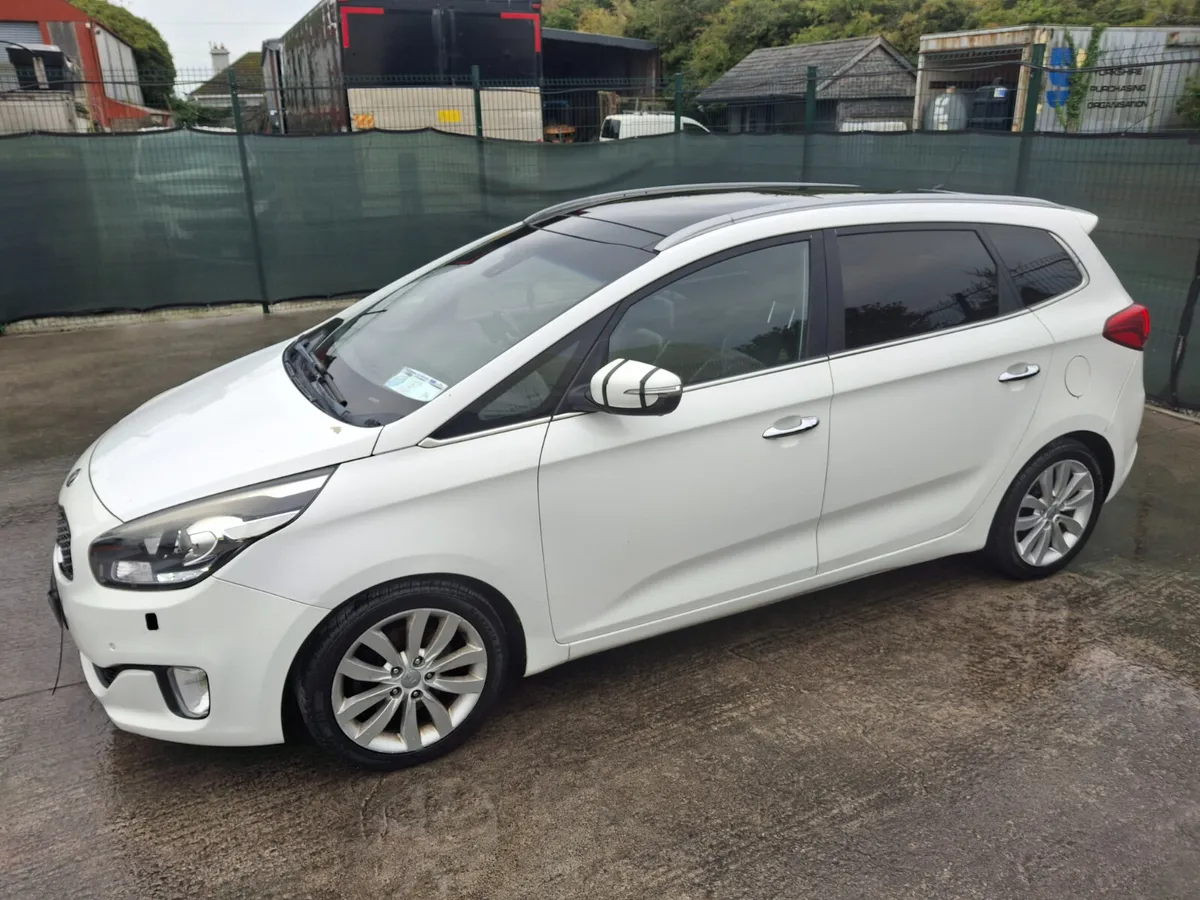 142 Kia Carens    7 seater  Full leather - Image 1