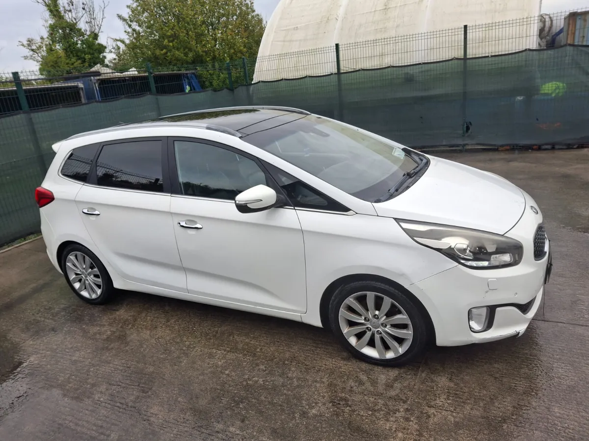 142 Kia Carens    7 seater  Full leather - Image 2